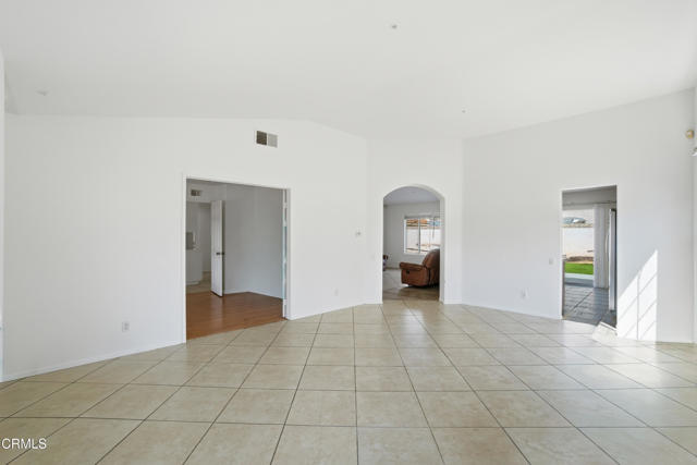 Detail Gallery Image 10 of 36 For 676 Snipe Walk, Oxnard,  CA 93035 - 4 Beds | 2 Baths