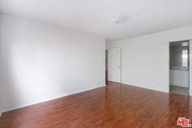 1481 Reeves Street, Los Angeles CA: https://media.crmls.org/mediaz/7fcbd229-75c4-4ead-98bb-b6bdf18a246b.jpg
