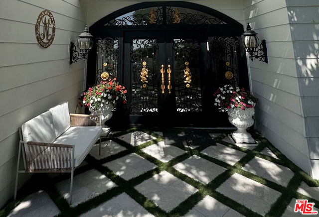 12408 Ridge Road, Los Angeles CA: https://media.crmls.org/mediaz/7fccf18d-f327-473b-90e3-643b0dab594d.jpg