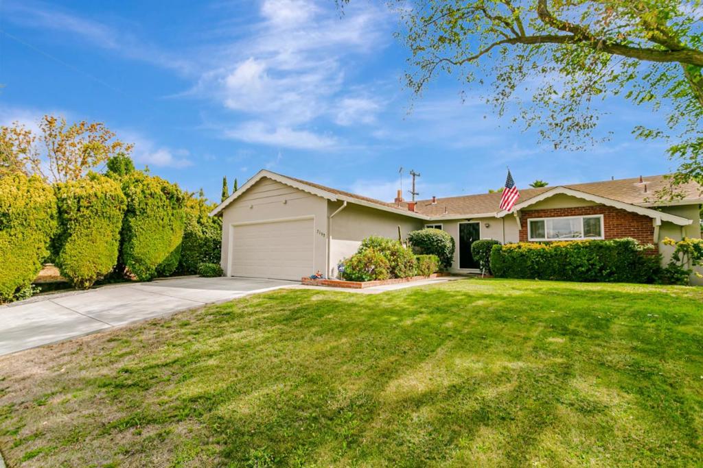 3190 Vesuvius Lane