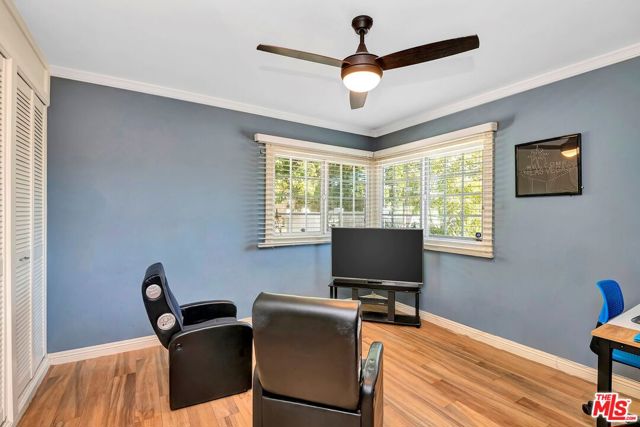 6315 Tampa Avenue photo 7