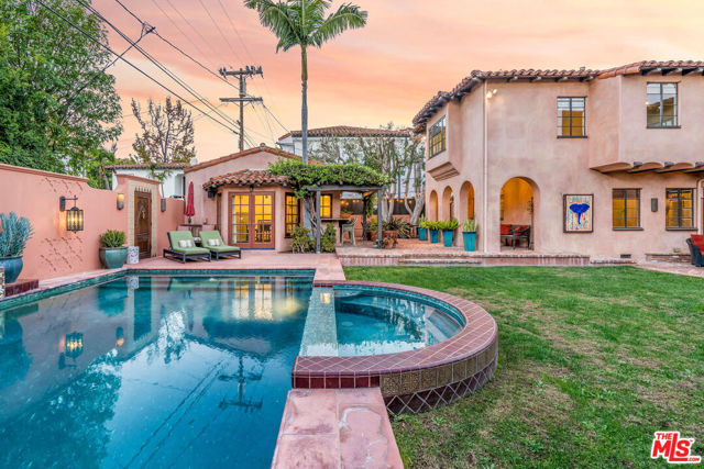 519 N ALTA Drive, Beverly Hills CA: https://media.crmls.org/mediaz/7fce0da9-d711-4583-a019-2f34421111c4.jpg