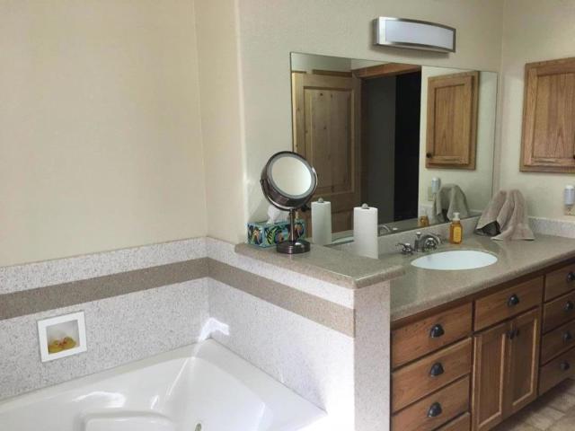 5051 Arctic Lane, Somerset CA: https://media.crmls.org/mediaz/7fce3417-046d-446d-8ad4-c3c9a7f6165c.jpg