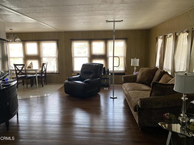1853 Ives Avenue, Oxnard CA: https://media.crmls.org/mediaz/7fce5ec1-bbb4-4352-8b6f-38fd90841255.jpg