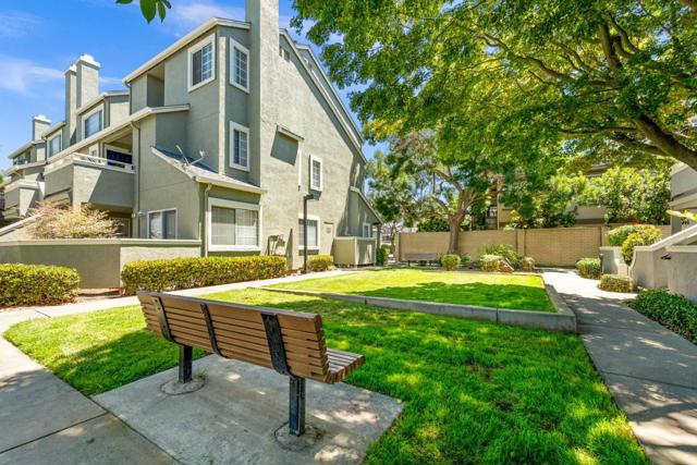 24632 Diamond Ridge Drive, Hayward CA: https://media.crmls.org/mediaz/7fceb1c4-146e-4b60-8ee4-cbf95d952ff7.jpg
