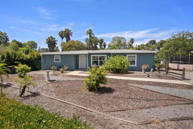 10705 Louisa Dr., La Mesa CA: https://media.crmls.org/mediaz/7fcee24f-69e0-4b3d-9550-7e3d69a379c5.jpg