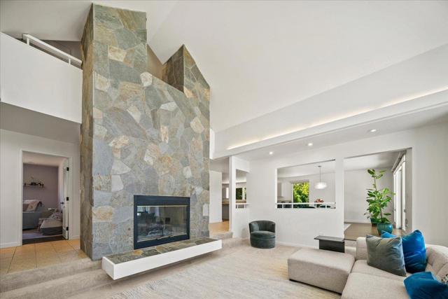 31499 Via Las Rosas, Carmel Valley CA: https://media.crmls.org/mediaz/7fceea01-a3cc-47a0-960a-a4af02e66865.jpg