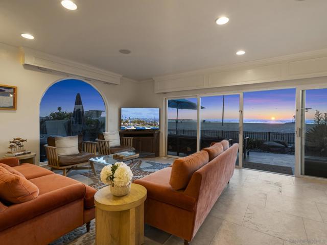 Image 15 of 53 For 2727 Ocean Front Walk