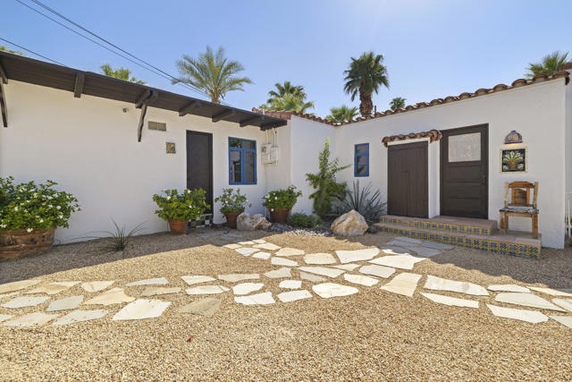 52862 Eisenhower Drive Drive, La Quinta CA: https://media.crmls.org/mediaz/7fd0e0a3-5580-47b9-9e7b-b5d8ebf185e3.jpg
