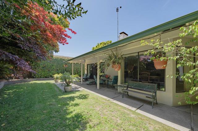 51 La Mirada Court, Salinas CA: https://media.crmls.org/mediaz/7fd113b7-0f96-49c0-b9c6-408208369ee8.jpg