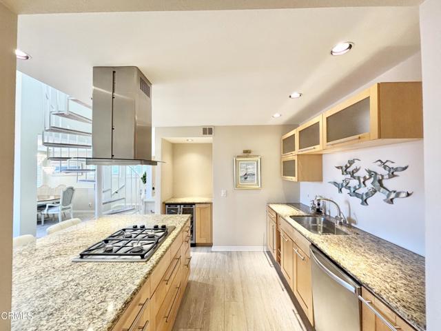Detail Gallery Image 4 of 28 For 2231 Martinique Ln, Oxnard,  CA 93035 - 2 Beds | 2 Baths