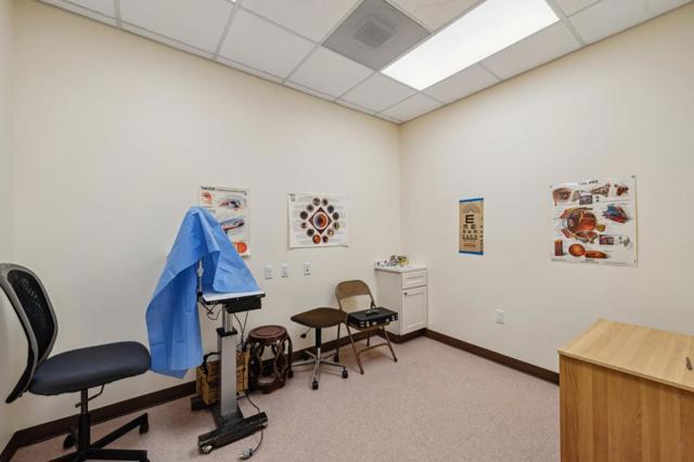 3234 Clement Street, San Francisco CA: https://media.crmls.org/mediaz/7fd1da28-e08d-468d-9638-715ee5ca8f0c.jpg