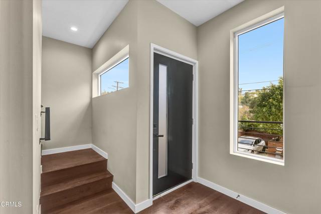 Detail Gallery Image 3 of 40 For 3933 Glenalbyn Dr, Mount Washington,  CA 90065 - 4 Beds | 4 Baths