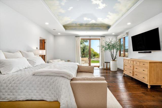 25926 Puerta Del Cajon, Monterey CA: https://media.crmls.org/mediaz/7fd27e7b-beb9-4a21-aa04-1d8d18e12d5b.jpg