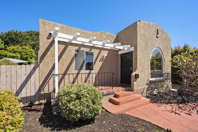3527 Mississippi St, San Diego CA: https://media.crmls.org/mediaz/7fd33ae3-2485-4502-92a9-9c5c19070ca6.jpg