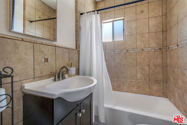 604 W 106th Street, Los Angeles CA: https://media.crmls.org/mediaz/7fd346c5-66ab-4c09-9268-52d7a2cbc3f3.jpg