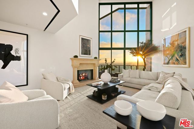 10490 Wilshire Boulevard, Los Angeles CA: https://media.crmls.org/mediaz/7fd3e786-a050-416f-a26d-0f8e44822d23.jpg