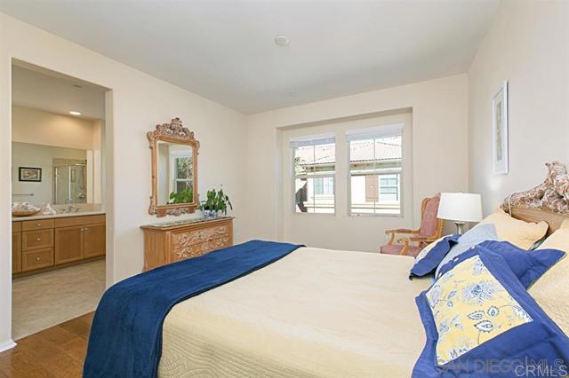 10653 Golden Willow, San Diego CA: https://media.crmls.org/mediaz/7fd47e73-626e-4a21-bb33-387fd98379aa.jpg