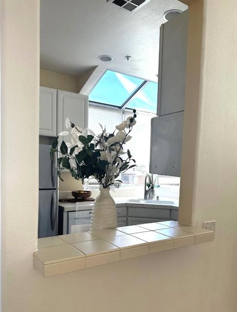 2573 Park Boulevard, Palo Alto CA: https://media.crmls.org/mediaz/7fd4a5f2-0abb-4564-9dc3-2ccb2d655f34.jpg