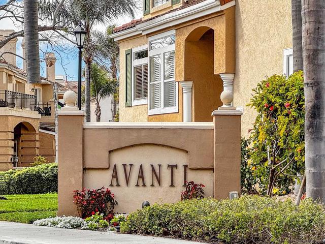 7182 Calabria Court, San Diego CA: https://media.crmls.org/mediaz/7fd4f4d9-509d-4996-a188-03bc1eb01368.jpg