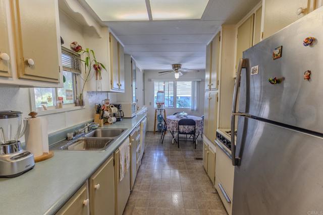 Detail Gallery Image 11 of 29 For 351 E Bradley Ave #48,  El Cajon,  CA 92021 - 2 Beds | 1 Baths