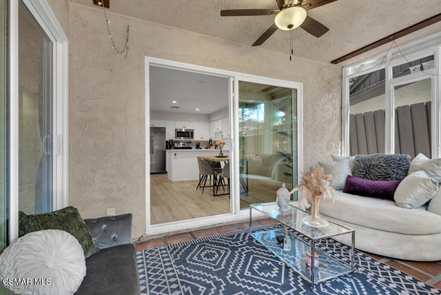 1118 Bright Glen Circle, Westlake Village CA: https://media.crmls.org/mediaz/7fd54b10-ec9c-409e-83c6-a7152ed80807.jpg