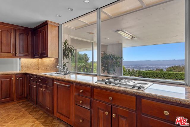 19 Caballeros Road, Rolling Hills, California 90274, 5 Bedrooms Bedrooms, ,3 BathroomsBathrooms,Residential,Sold,Caballeros,25581187