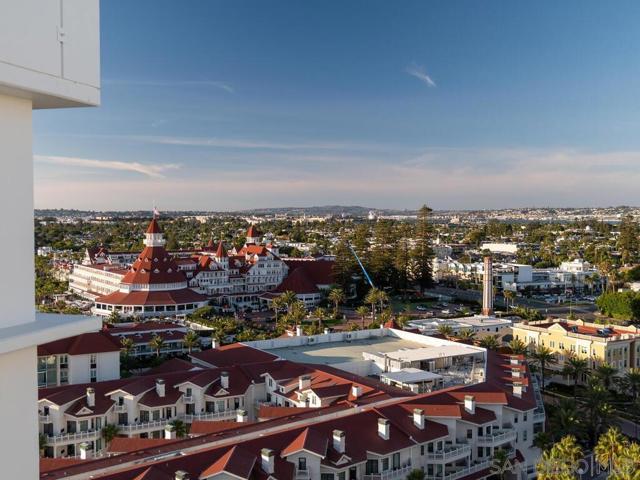 1720 Avenida del Mundo, Coronado CA: https://media.crmls.org/mediaz/7fd5822e-16d2-4c75-8cdf-e1519d3a34a9.jpg