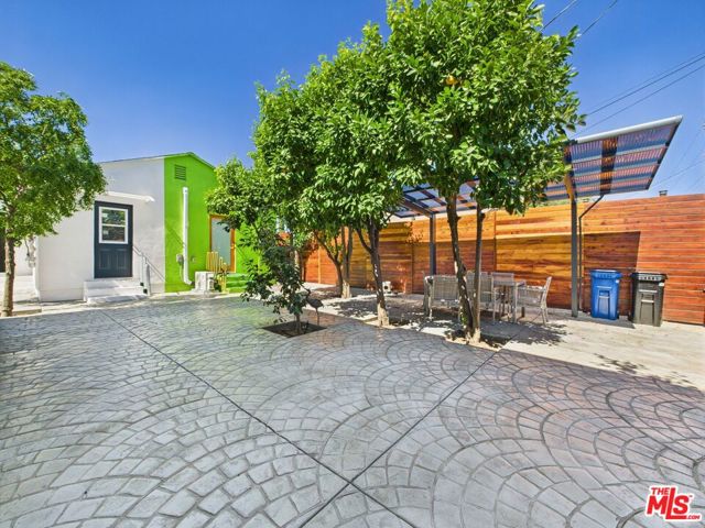 17660 Martha Street, Encino CA: https://media.crmls.org/mediaz/7fd619b6-542d-4838-bdba-564d82b9752f.jpg