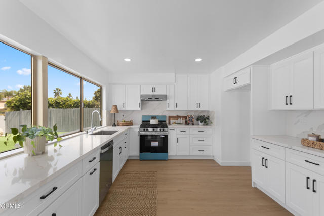 Detail Gallery Image 11 of 35 For 3955 Blackwood St, Thousand Oaks,  CA 91320 - 5 Beds | 3/1 Baths