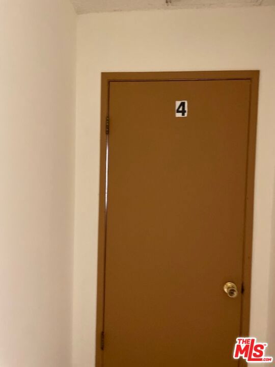 524 N Cummings Street, Los Angeles CA: https://media.crmls.org/mediaz/7fd6a6d1-d4c3-4073-ba21-dffd496dcdfb.jpg