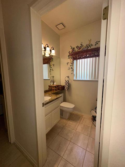 77671 Barons Circle, Palm Desert CA: https://media.crmls.org/mediaz/7fd6d1dd-98d5-428c-92e4-95353112a3b5.jpg