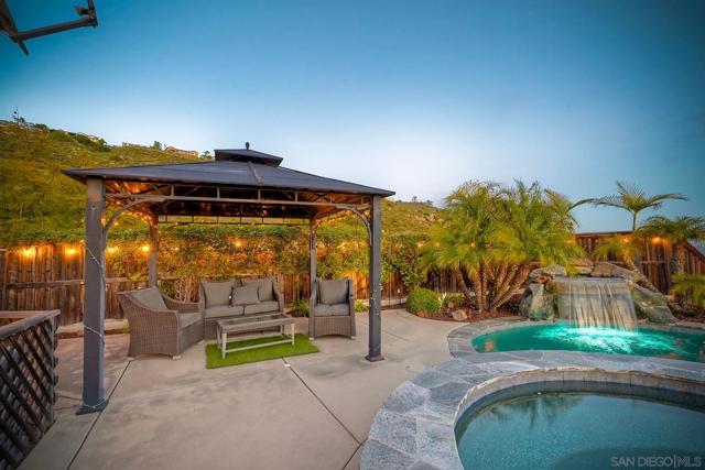 5324 Bella Vista St, Santee CA: https://media.crmls.org/mediaz/7fd7200e-facf-4504-97d3-820cce59983a.jpg