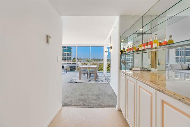1820 Avenida Del Mundo, Coronado CA: https://media.crmls.org/mediaz/7fd779bc-b7d8-4f78-b88a-0fb81996ec86.jpg