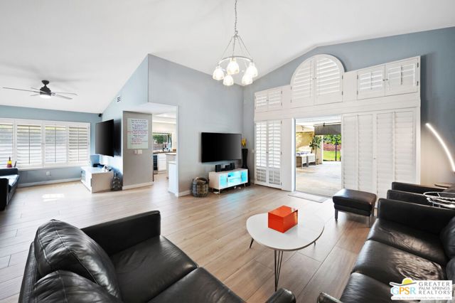 39141 Sweetwater Drive, Palm Desert CA: https://media.crmls.org/mediaz/7fd7d89b-1f0c-4d37-afab-2a1fe0ee51ff.jpg
