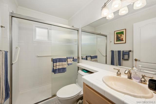 7560 Eads Ave, La Jolla CA: https://media.crmls.org/mediaz/7fd8a8d0-7159-4280-8d4e-4ca3e3355311.jpg