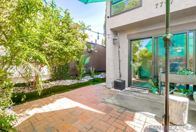 7797 Stalmer St, San Diego CA: https://media.crmls.org/mediaz/7fd8c323-4c6e-4160-9c7a-177bce31f642.jpg