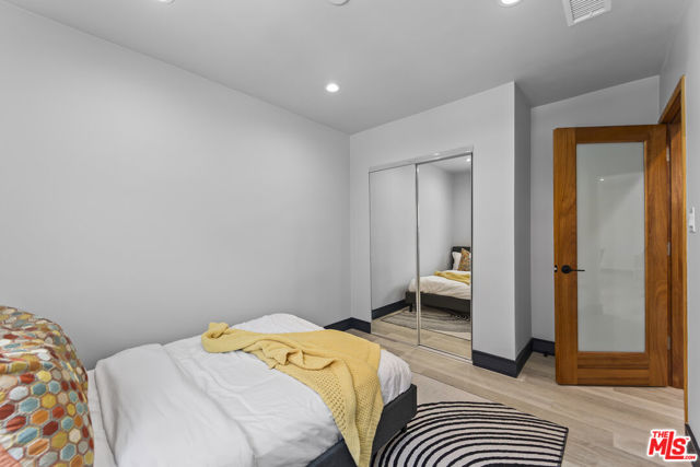 17660 Martha Street, Encino CA: https://media.crmls.org/mediaz/7fd93482-6d85-4e75-ba63-5dac4189b347.jpg