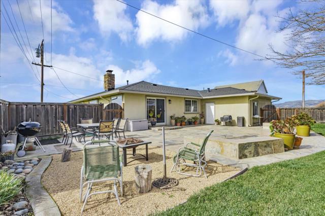 1204 Shore Road, Hollister CA: https://media.crmls.org/mediaz/7fd941c0-ec49-49b1-820e-5bd44190569c.jpg