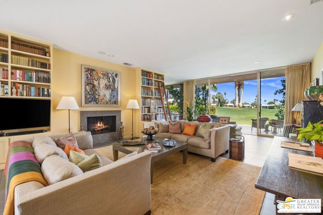 47425 Medina Drive, Palm Desert CA: https://media.crmls.org/mediaz/7fd98d51-073c-4b53-8c9c-76d0a2f5cb2f.jpg