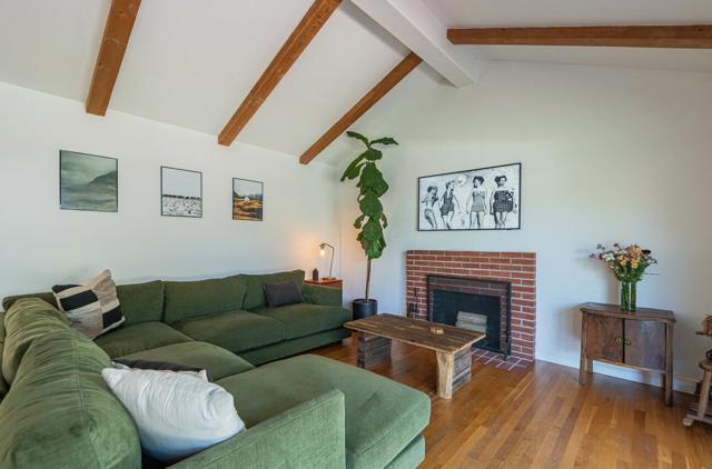 22585 Toreador Drive, Salinas CA: https://media.crmls.org/mediaz/7fdb2de4-d73b-4e9b-8c14-30a913fb9925.jpg