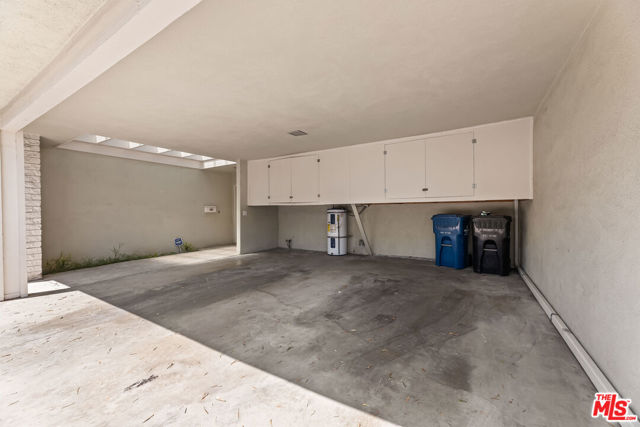 3500 W Manchester Boulevard, Inglewood CA: https://media.crmls.org/mediaz/7fdd1841-49ed-4ccb-a093-38441c6b32c0.jpg