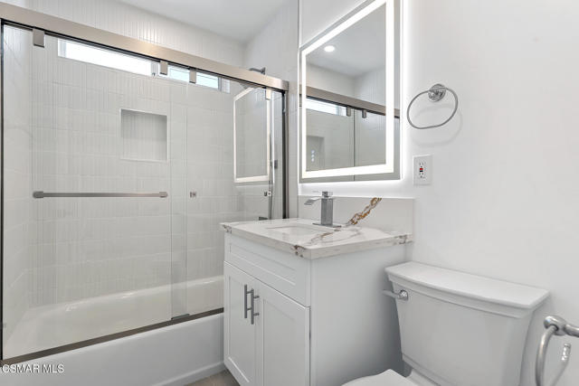 9800 Geyser Avenue, Northridge CA: https://media.crmls.org/mediaz/7fdd4583-1553-426e-93da-9146da04ea72.jpg