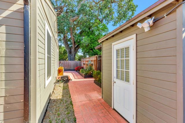 8011 Church Street, Gilroy CA: https://media.crmls.org/mediaz/7fddadea-582e-4cb3-b1e6-7e8ac2c40973.jpg