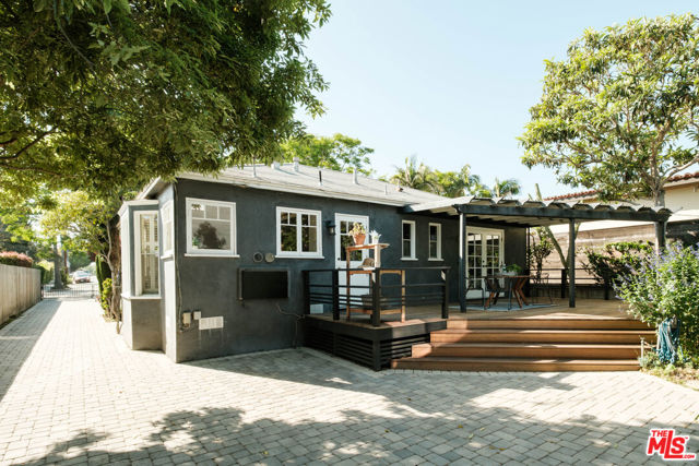 856 858 Coeur D Alene Avenue, Venice CA: https://media.crmls.org/mediaz/7fddd147-91a0-4567-858d-9b040cb219c6.jpg