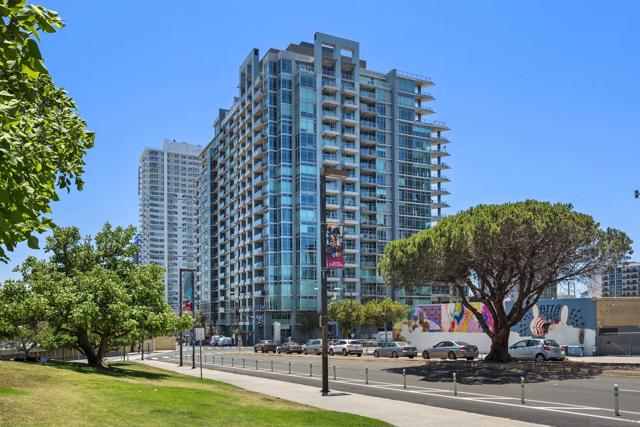 1080 Park Blvd, San Diego CA: https://media.crmls.org/mediaz/7fddec77-8774-4b31-be30-84ceaac28cd2.jpg