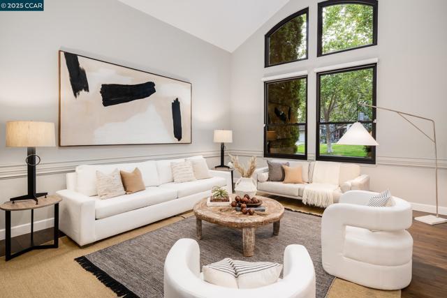 3284 Blackhawk Meadow Dr, Danville CA: https://media.crmls.org/mediaz/7fddfd68-8405-46db-b613-5e9fd4a7621f.jpg