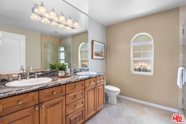1948 Malcolm Avenue, Los Angeles CA: https://media.crmls.org/mediaz/7fde6a73-0fe1-4112-92df-506bb9cfe570.jpg
