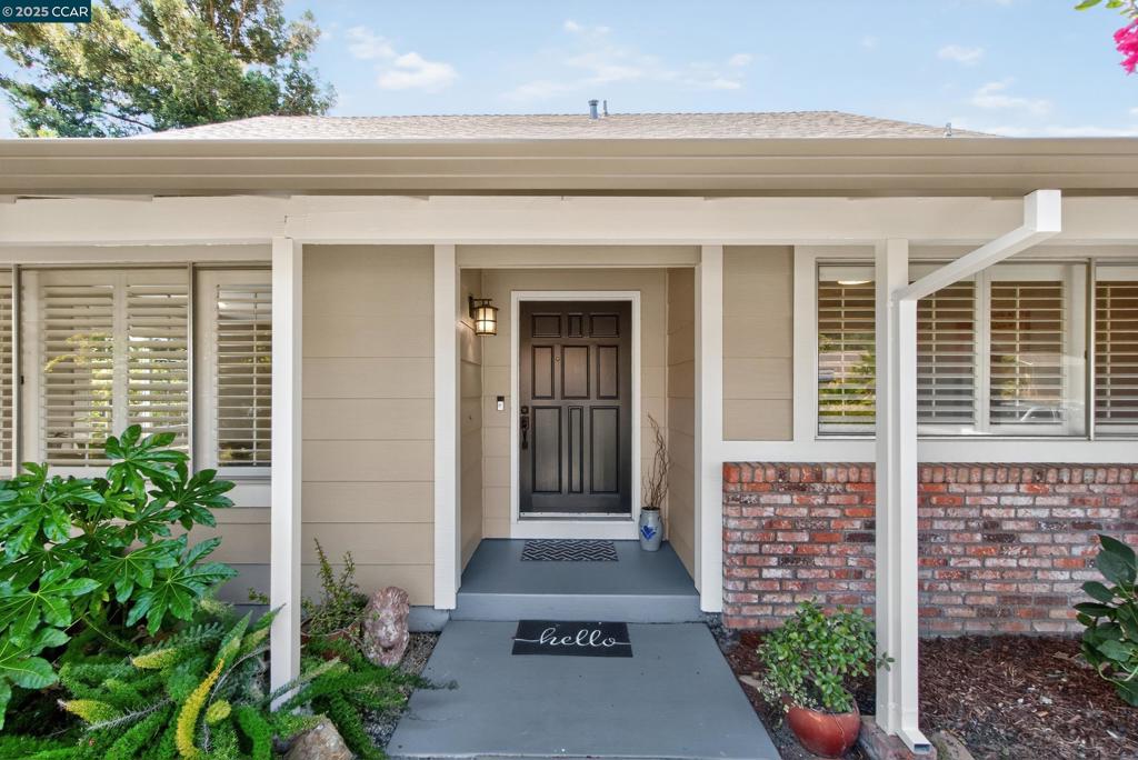 2173 Madrone Dr