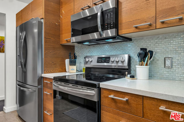 7300 Franklin Avenue, Los Angeles CA: https://media.crmls.org/mediaz/7fdf8edb-96a2-4195-a2c9-2c11e90a269b.jpg